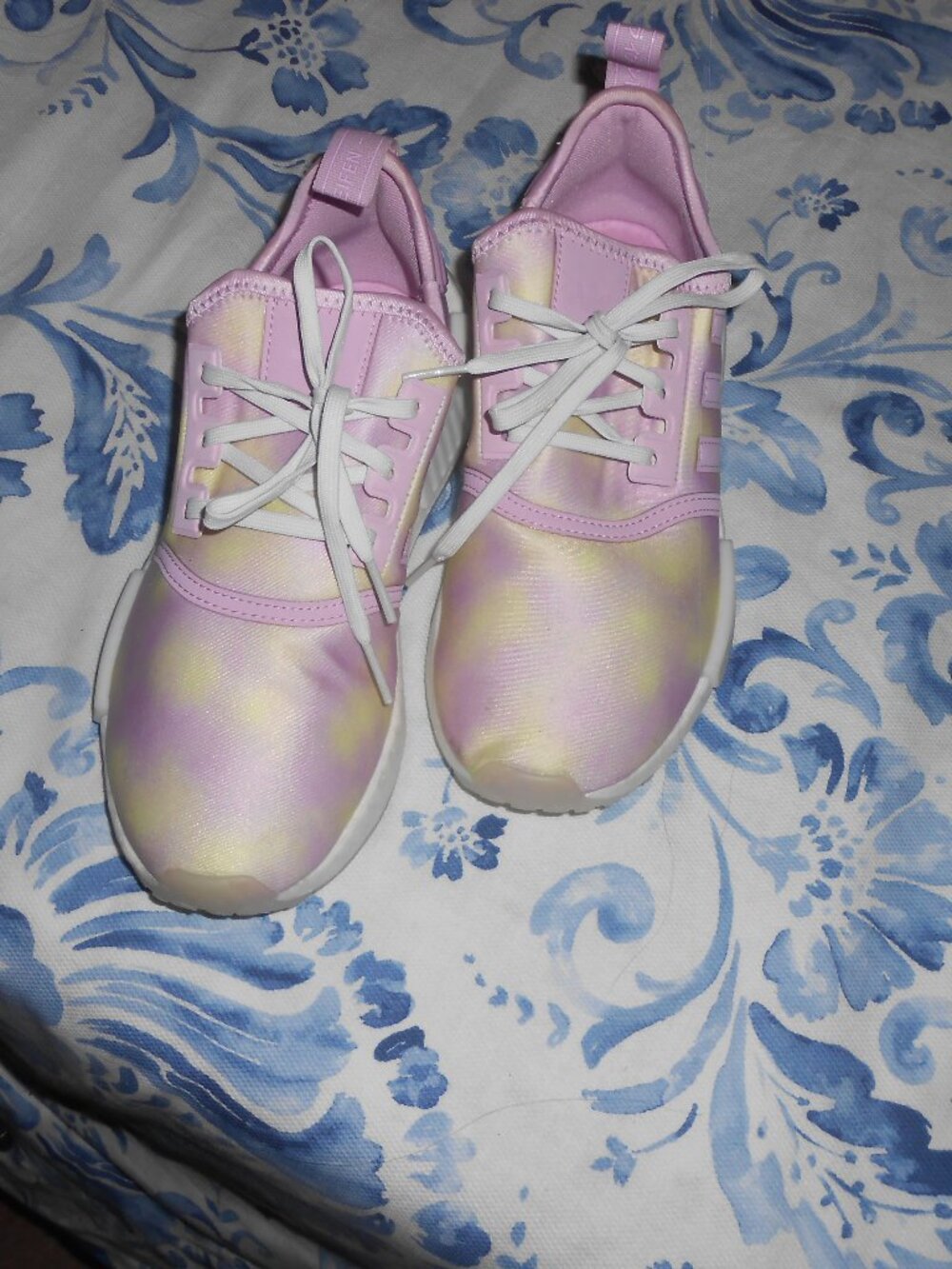 Adidas Pink / Lilac / White/yellow  Womens/Girls Athletic Shoes SZ 5.5 VGC